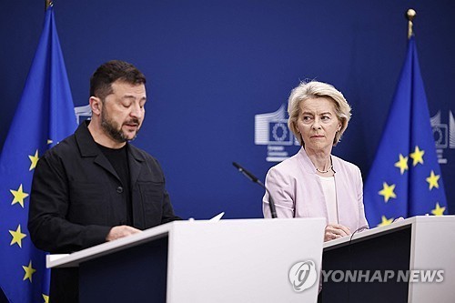17일 브뤼셀에서 회견하는 우크라·EU 정상