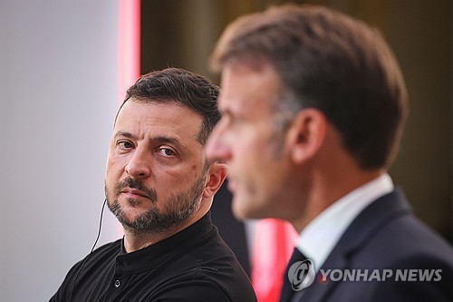 기자회견하는 젤렌스키·마크롱 대통령령
