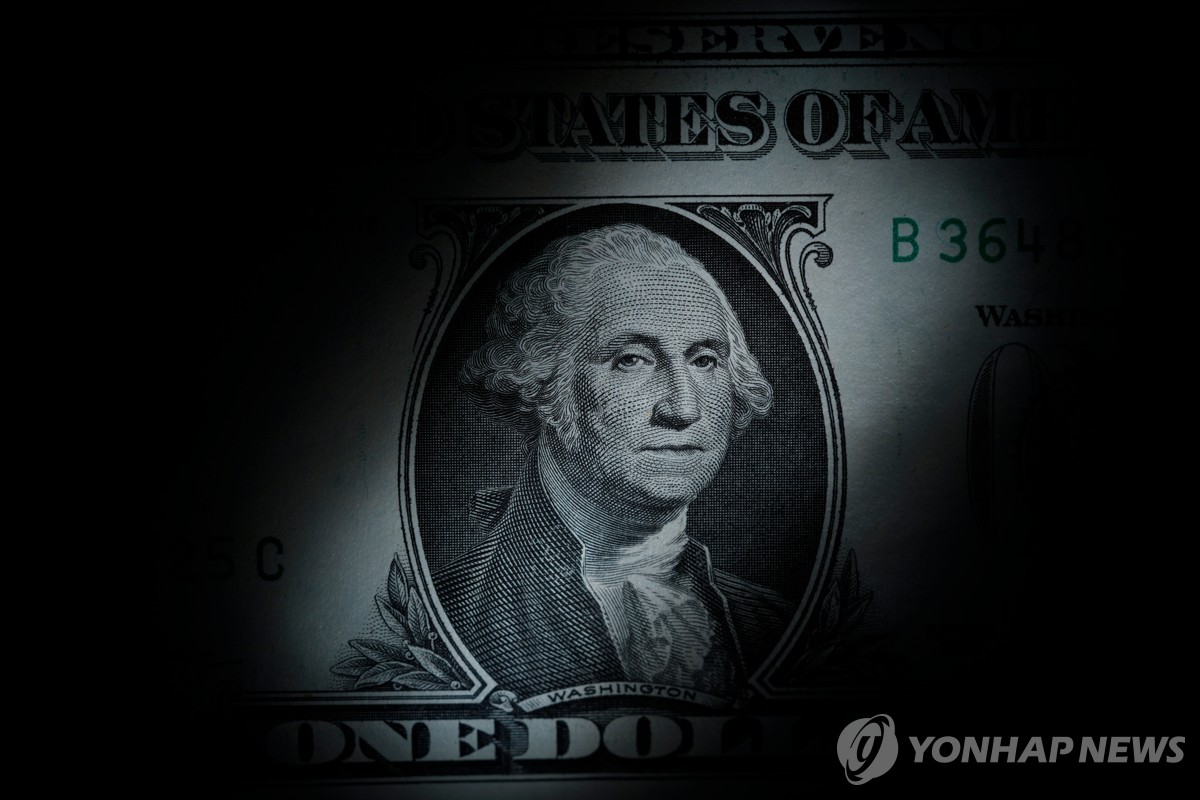 흔들리는 달러 위상 